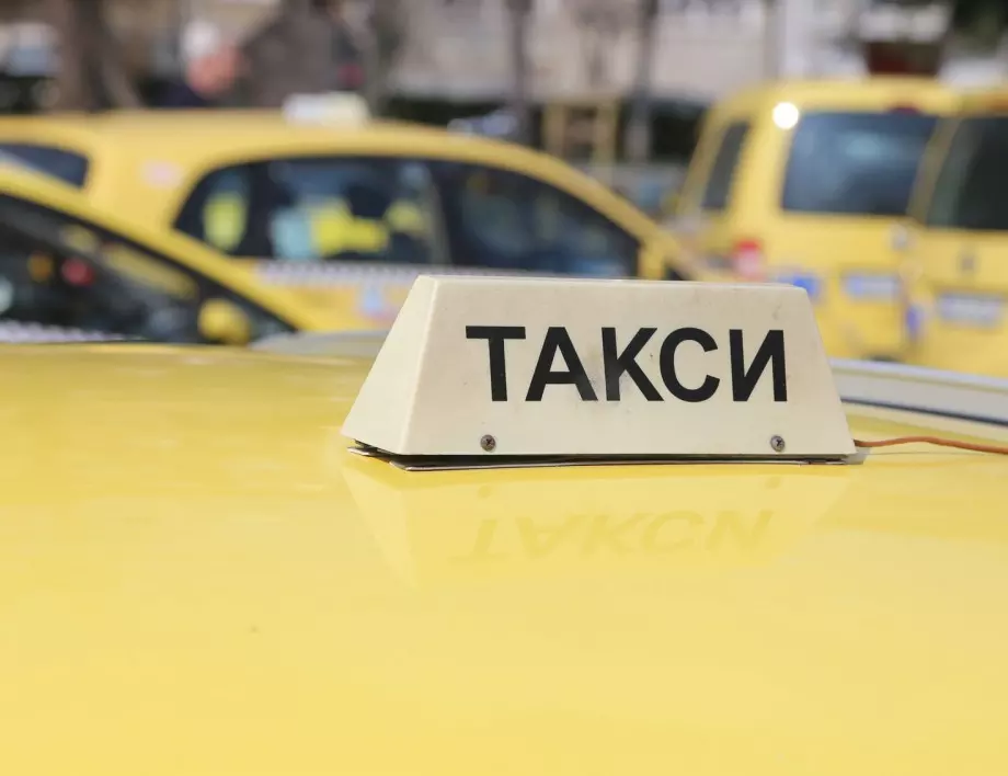 Протест на таксиметровите водачи в София, предлагат мерки при локдаун