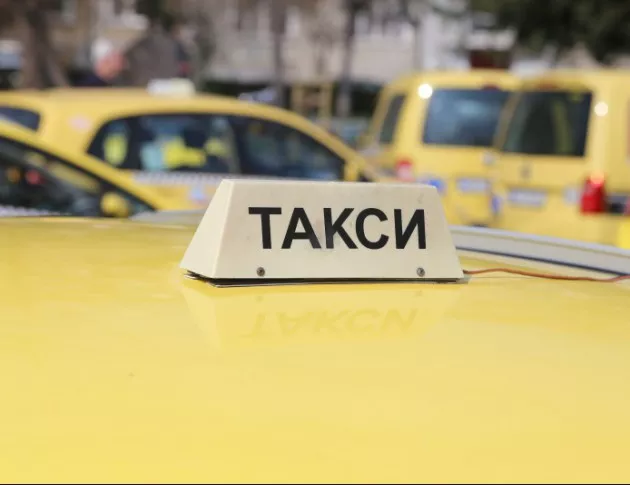 КЗК санкционира "Такси Максим" за нелоялна конкуренция