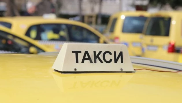 КЗК санкционира "Такси Максим" за нелоялна конкуренция