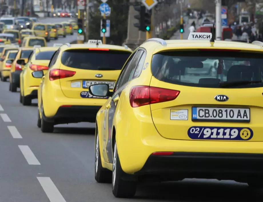 От бранша: Много таксиметрови шофьори се страхуват да участват в борбата с Covid-19
