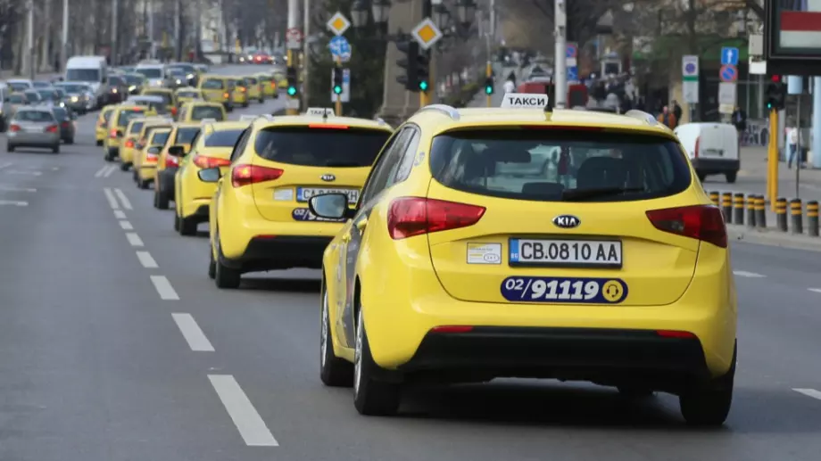 Таксиметров синдикат иска паник бутони и видеорегистратори в такситата