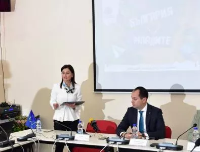 Кметът на Враца към младежите: Бъдете мотивирани и се занимавайте с политика
