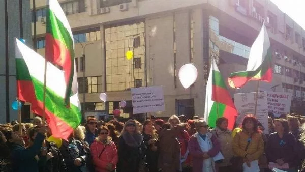 Втори протест на медицинските сестри в Бургас за един месец