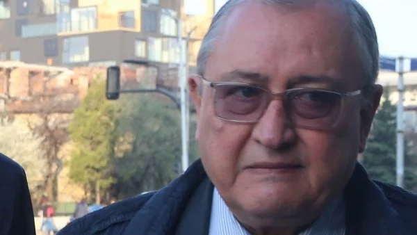 Явно не е усетил, че се е навел достатъчно, не е почувствал болки в кръста