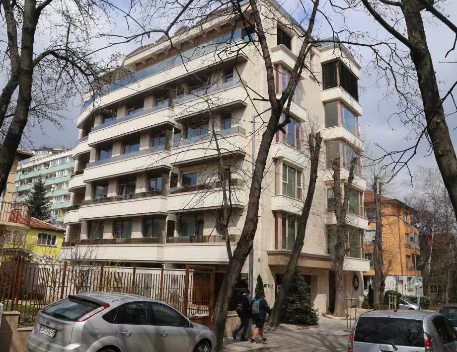 Апартаментгейт: Кметът на "Витоша" е работел в дружеството, от което майка му му купува имоти