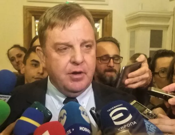 Каракачанов: Коалицията не зависи от скандали като "Апартаментгейт"