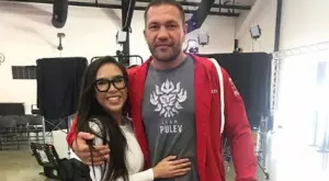 {{ otherArticle[0].article.title }}