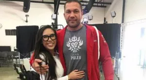 {{ otherArticle[0].article.title }}