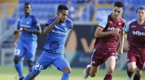 {{ otherArticle[0].article.title }}