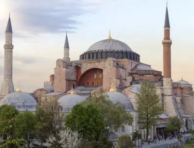 Близо 15 милиона чужди туристи са посетили Истанбул през 2022 г.