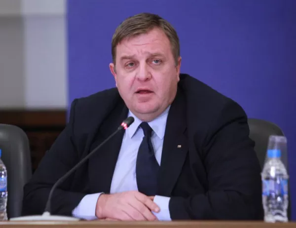 Каракачанов свика спешна среща в МС заради напрежението в Габрово