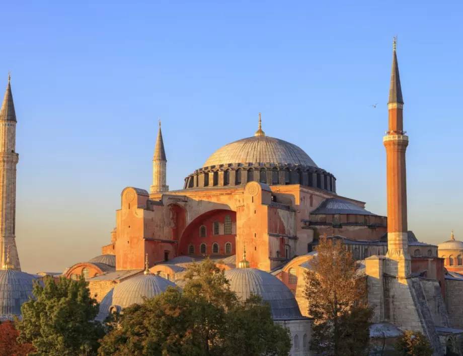 Турският президент подписа указ за превръщането на "Света София" в джамия