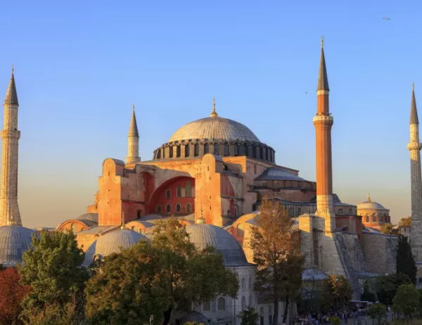 Ердоган се закани да превърне Света София в джамия още този уикенд