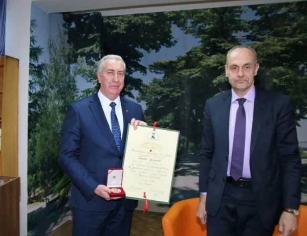 Кметът на Видин бе награден с плакет и почетна грамота от Общонародна фондация „Христо Ботйов“