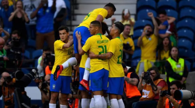 Бразилия наказа Чехия, без Меси Аржентина надви Мароко (ВИДЕО)