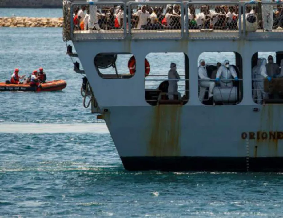 Малта пусна 40 мигранти да слязат на брега 