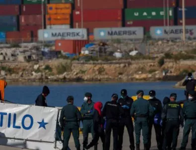 Албански кораб спаси мигранти в Егейско море 