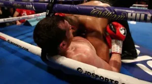 ВИДЕО: Прайс надви непобеждавания Али, който го ухапа по корема