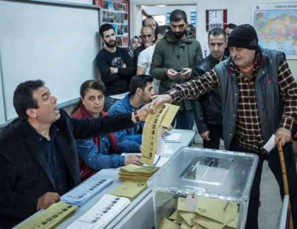 Изглежда Ердоган губи най-големите градове на местните избори