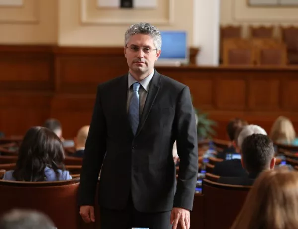 Станислав Стоянов заема мястото на Цветанов в парламента