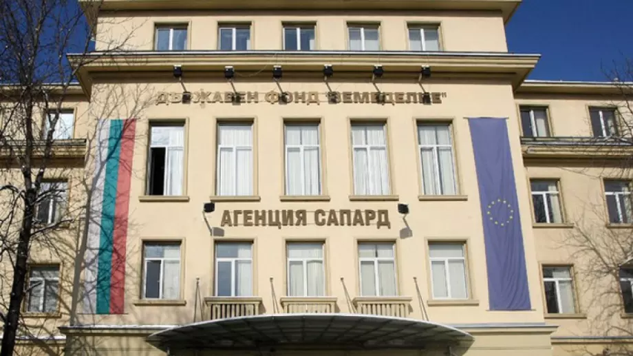 Една година отсрочка за кредити на фермери дава ДФ "Земеделие"