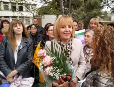 Мая Манолова: Недостойни са опитите за натиск към медиците да спрат протестите