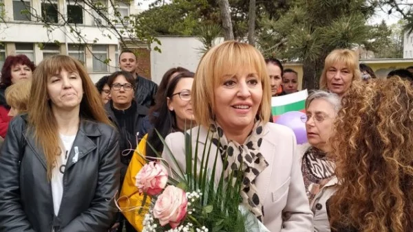 Мая Манолова: Недостойни са опитите за натиск към медиците да спрат протестите