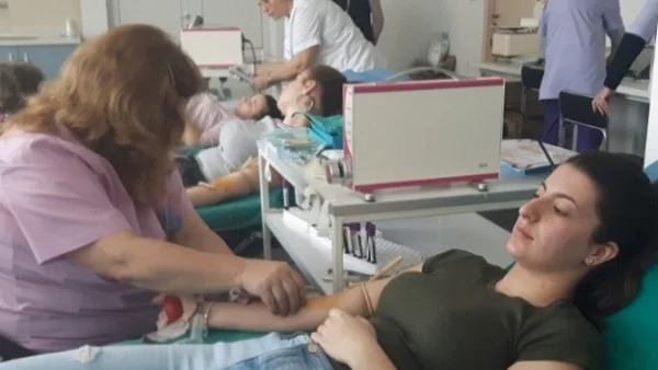 Бургаската многопрофилна болница апелира за доброволно кръводаряване
