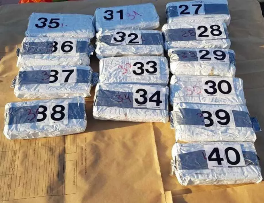 Заловиха над 900 килограма хероин в Азербайджан