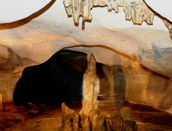Пещерата "Орлова чука" – природен феномен, случайно открит от овчар