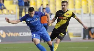 {{ otherArticle[0].article.title }}