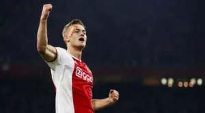 {{ otherArticle[0].article.title }}