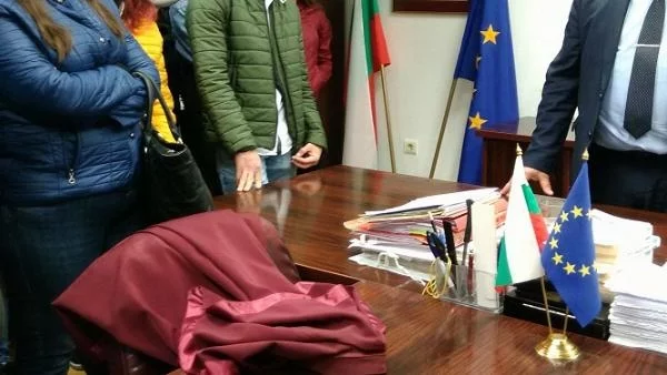 Прокуратурата в Бургас импровизира дело за крадец на бонбони за пред малчугани 