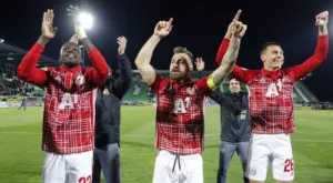 {{ otherArticle[0].article.title }}