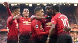 Спряганият за трансфер Пол Погба показа новите екипи на Манчестър Юнайтед