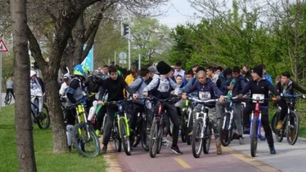 Над 1 200 ентусиасти участваха в откриването на велосезона в Пловдив