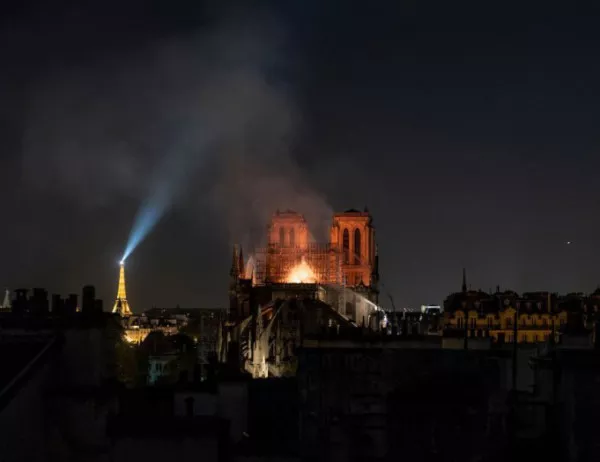 Ислямски фанатици отпразнуваха пожара на парижката катедрала