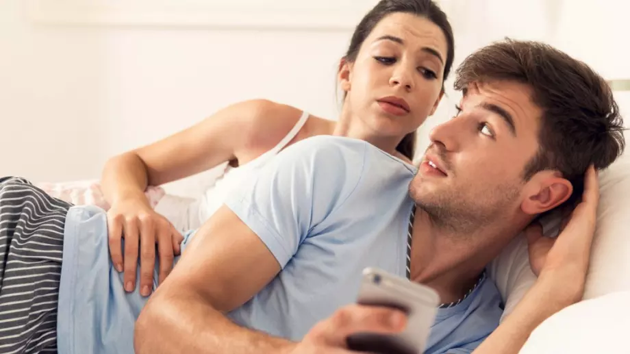 Знаците, които издават, че той ви изневерява