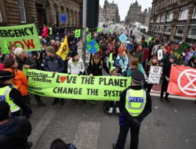 Масови арести на екоактивисти в Лондон заради протести (ВИДЕО)
