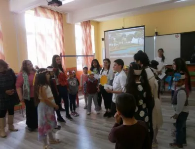 Бал на цветята събра доброволци и деца от уязвими групи в Русе 
