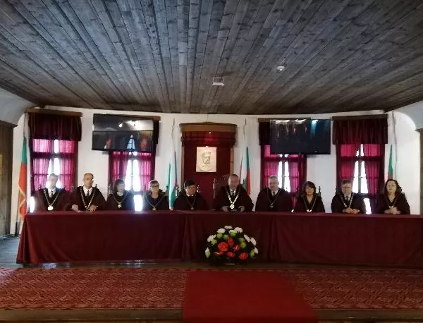Конституционният съд и заседанието му във Велико Търново - ето какво констатира за България