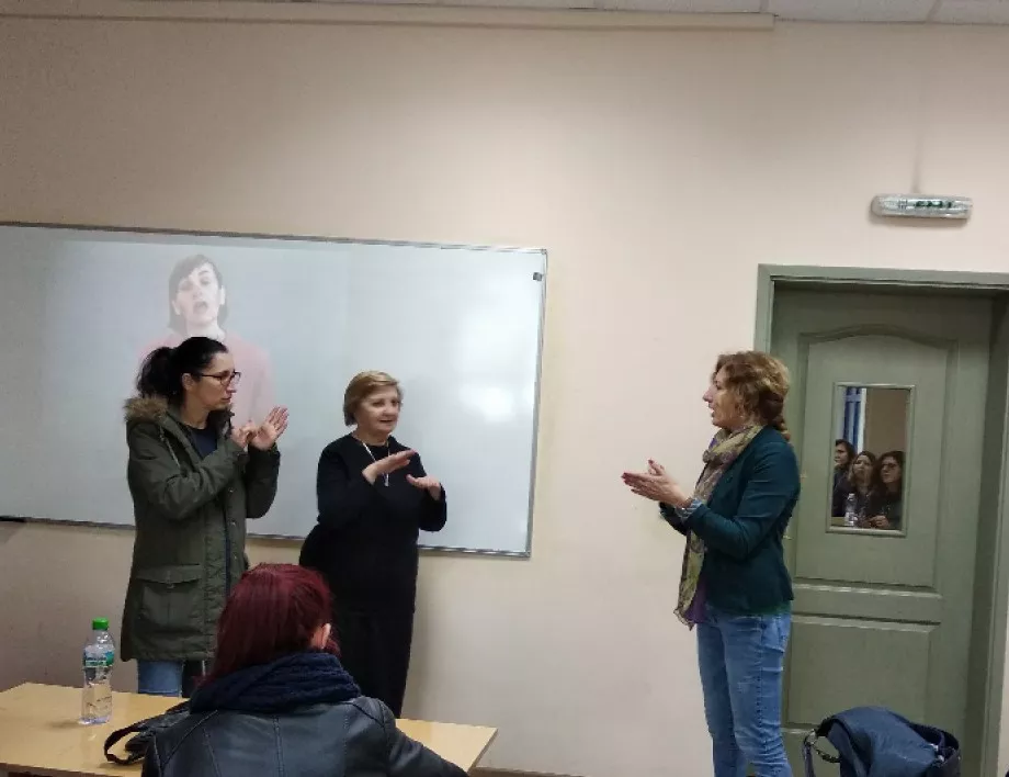 1 200 лв. заплата за социалните работници от догодина, обещава Русинова