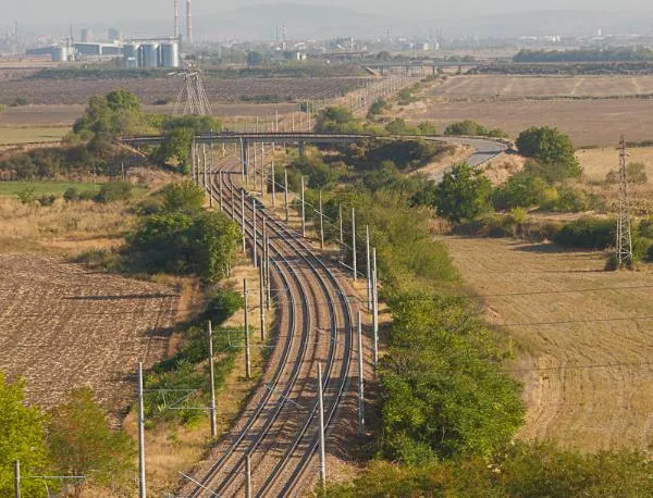 Със 111 млн. лв. обновяват ЖП-линиите от Пловдив до Крумово и Скутаре  