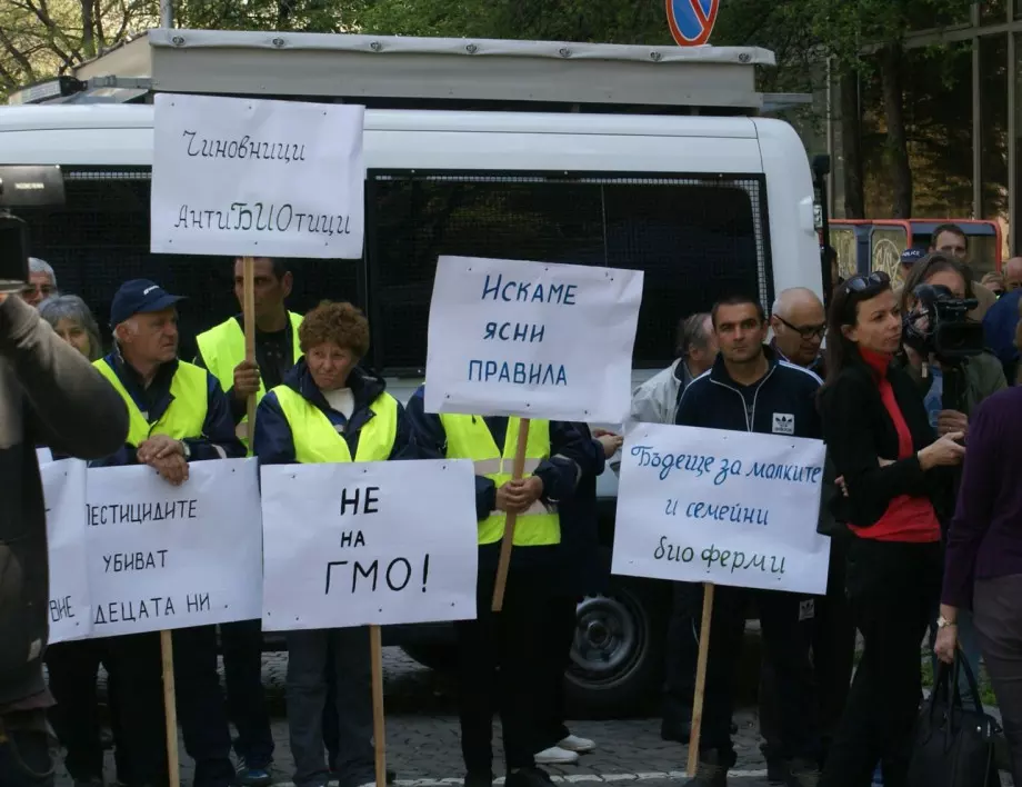 Фермерски протест на главния път София- Варна 