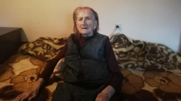 92-годишната Мария Станчева: Първото яйце се чупи на вратата на църквата