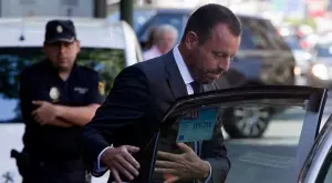 {{ otherArticle[0].article.title }}