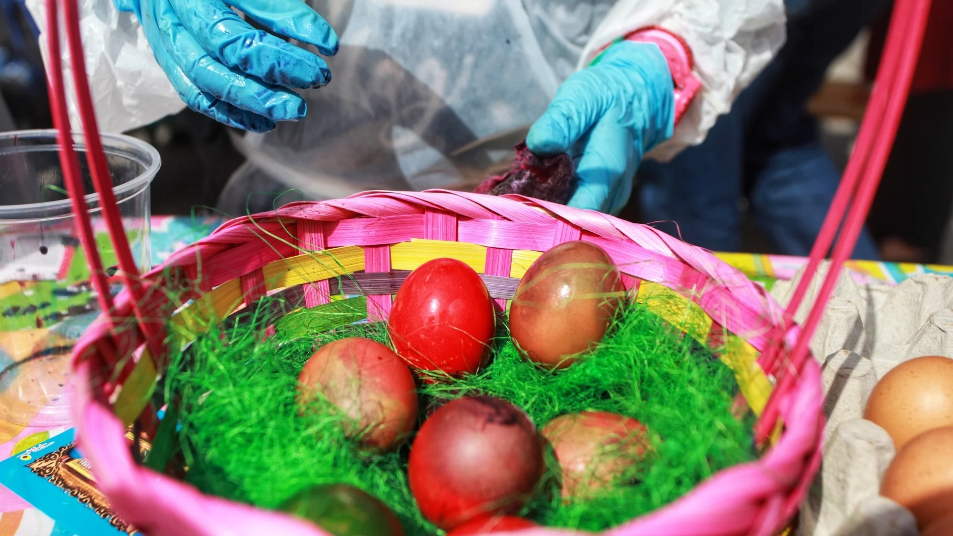 Защо се боядисват яйцата в четвъртък преди Великден?