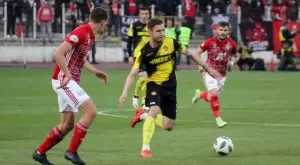 {{ otherArticle[0].article.title }}