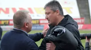 {{ otherArticle[0].article.title }}