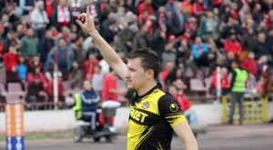 {{ otherArticle[0].article.title }}